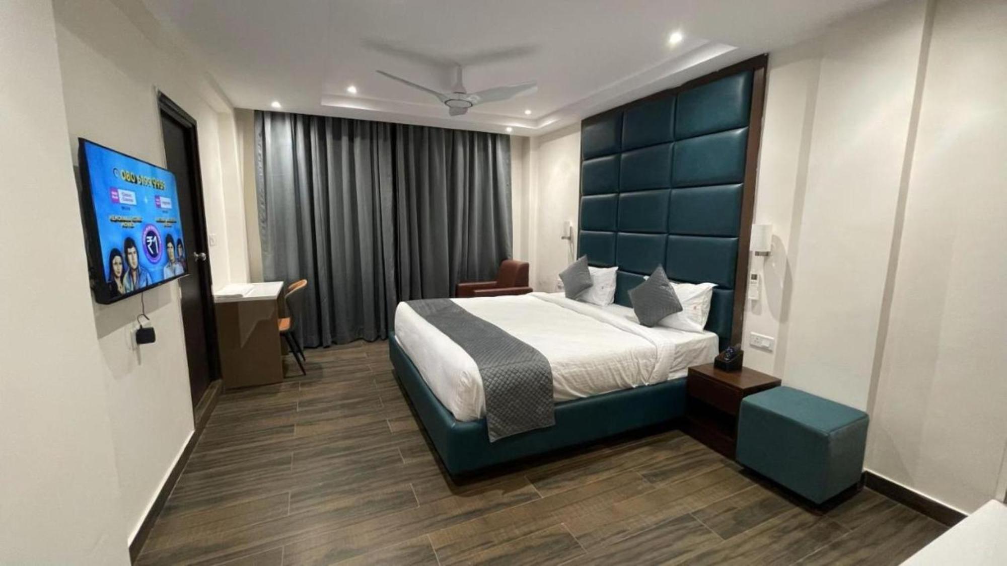 Royal Tela Plaza Near Igi Airport Delhi Hotel 4*
